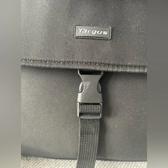 Targus Black and Gray Laptop Bag with Front Flap Closure - Picture 2 of 16